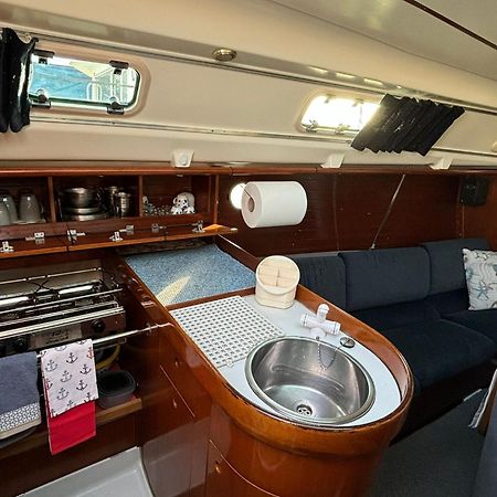 Barco A Vela Em Peniche - West Sailing Hotel Kültér fotó